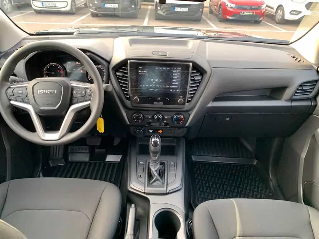 Isuzu D-Max Double Cab 4WD L null-photo-8