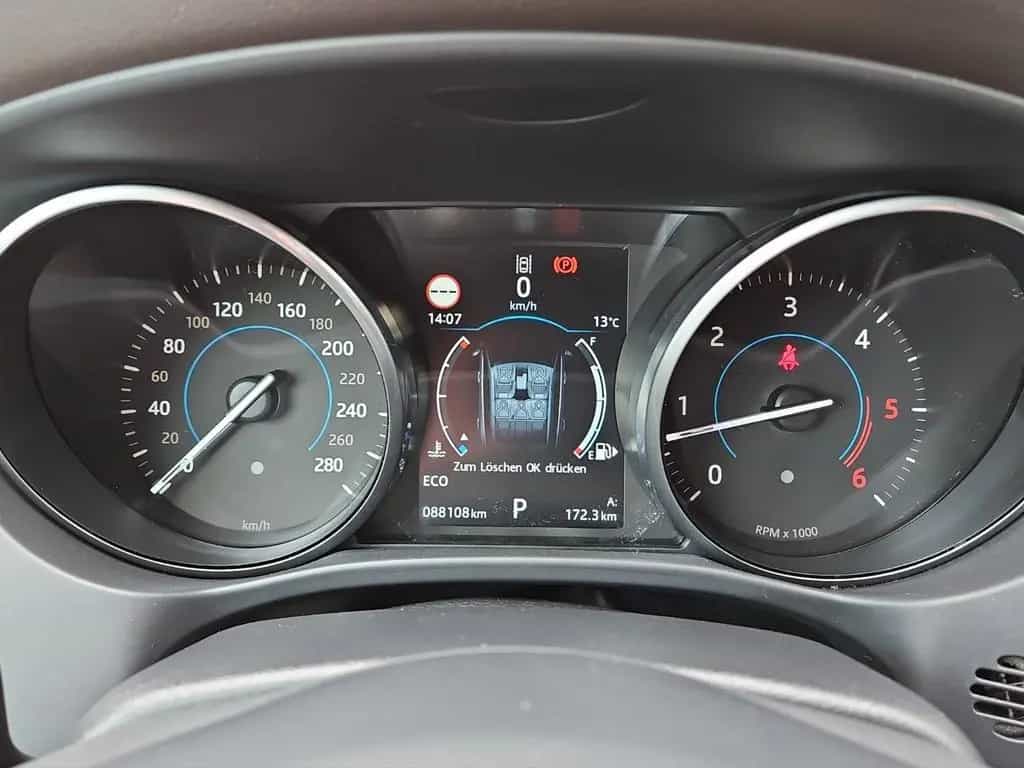Jaguar F-Pace 30d Portfolio AWD Panorama/Cam/Navi 10/2016-photo-11
