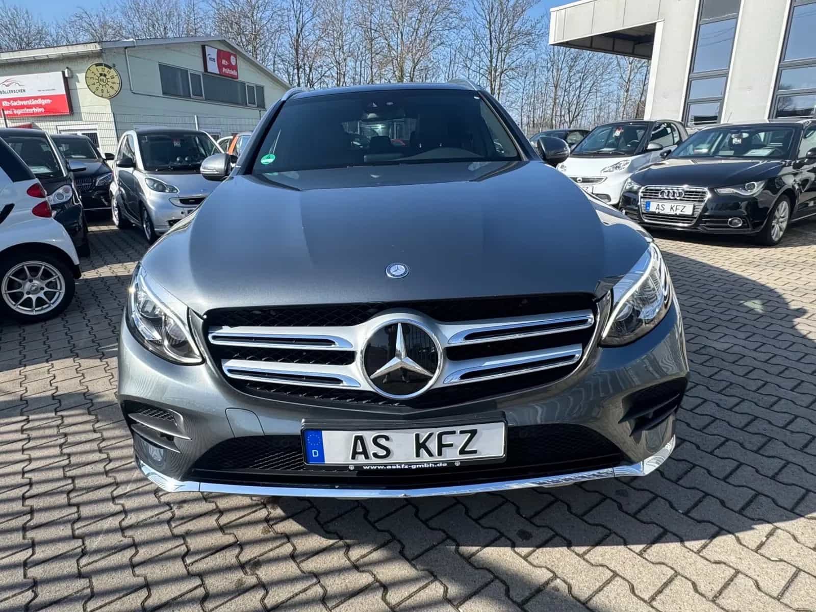 Mercedes-Benz GLC-Class 220 08/2015-photo-1