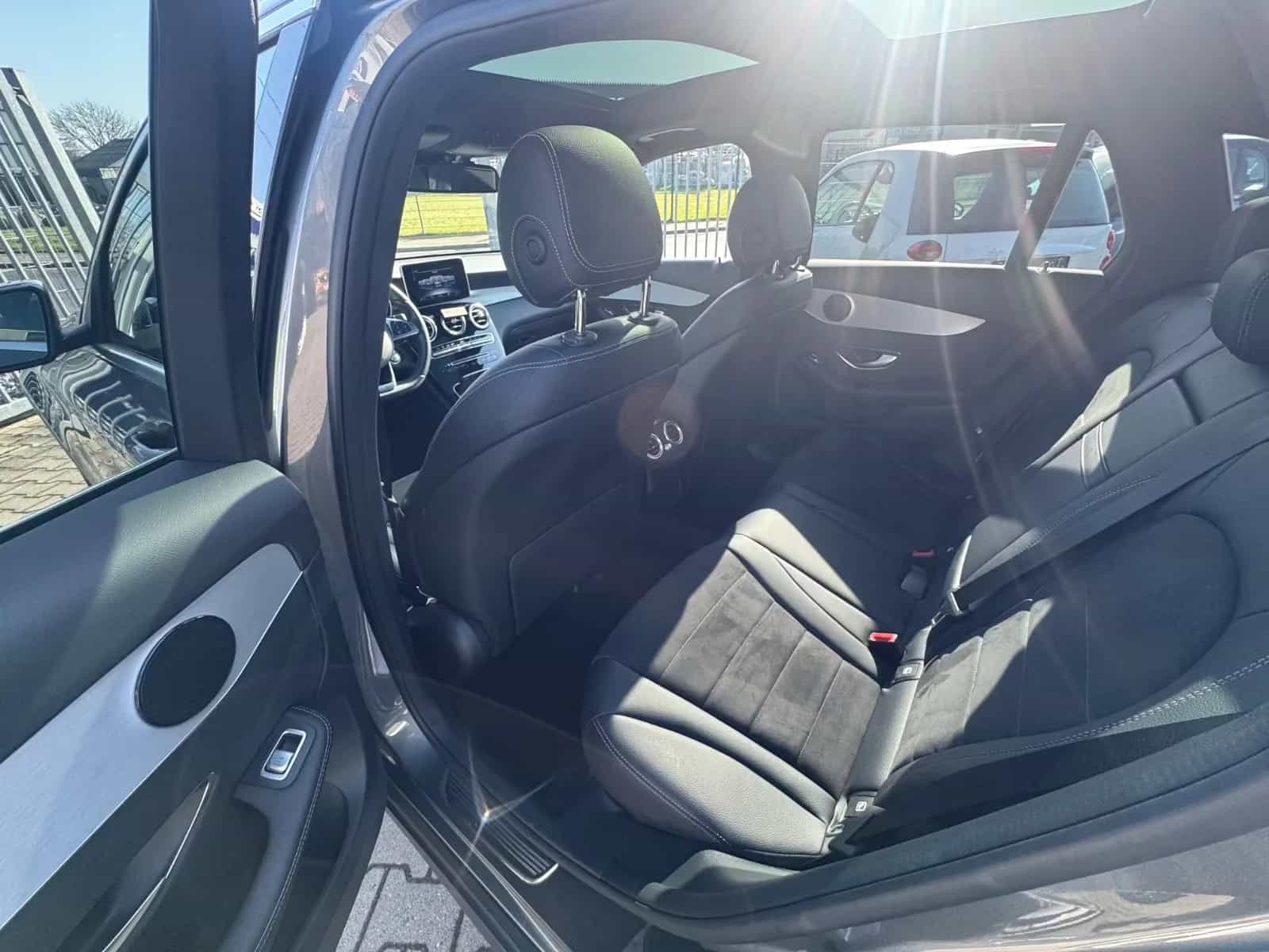 Mercedes-Benz GLC-Class 220 08/2015-photo-15