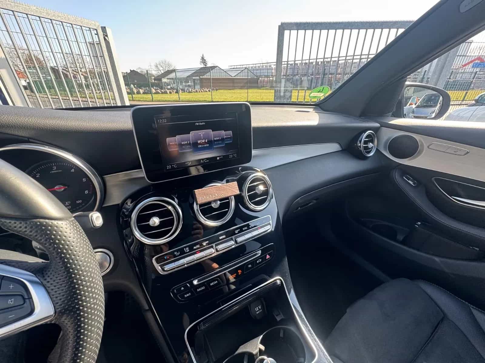 Mercedes-Benz GLC-Class 220 08/2015-photo-19