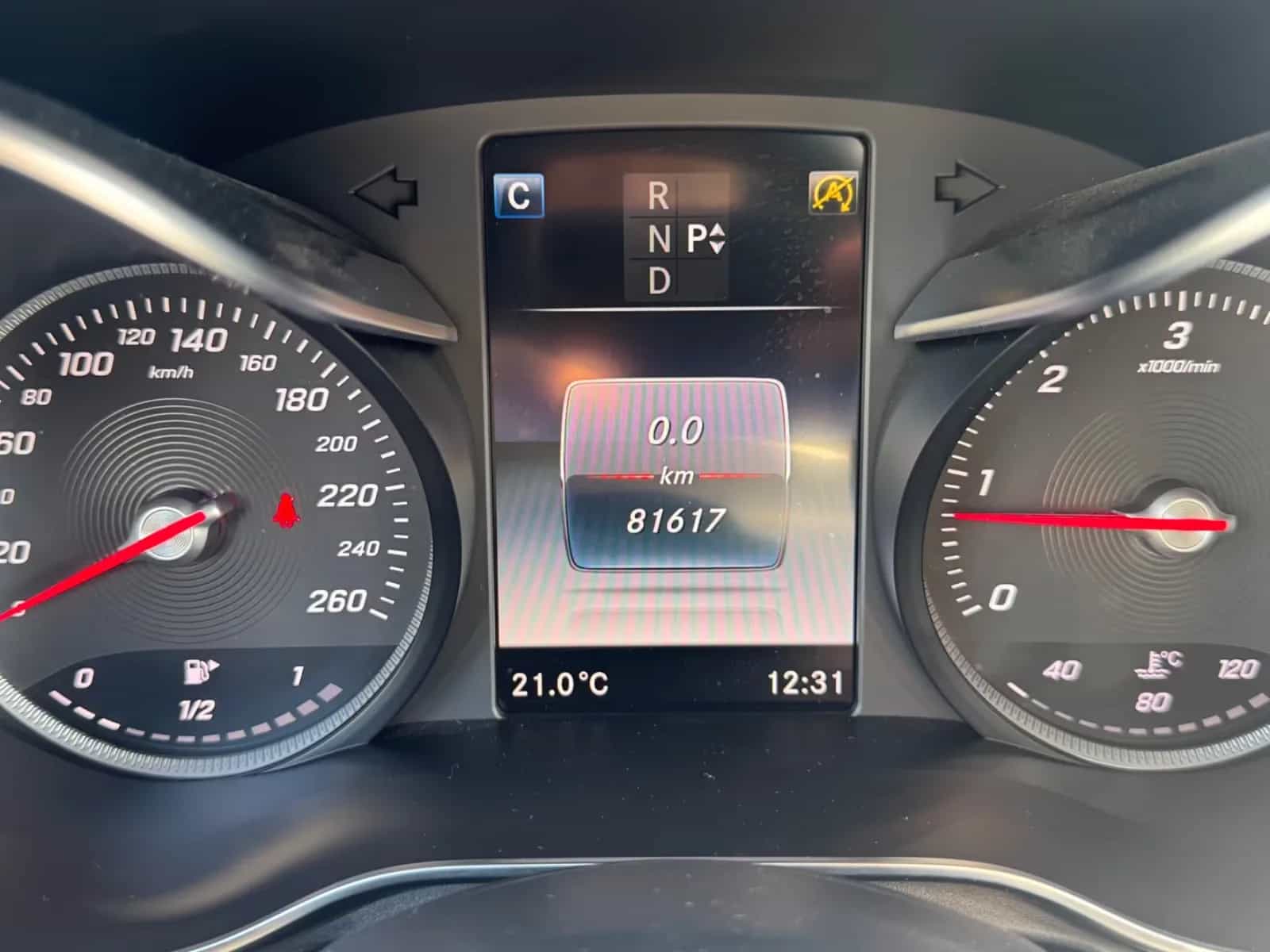 Mercedes-Benz GLC-Class 220 08/2015-photo-21