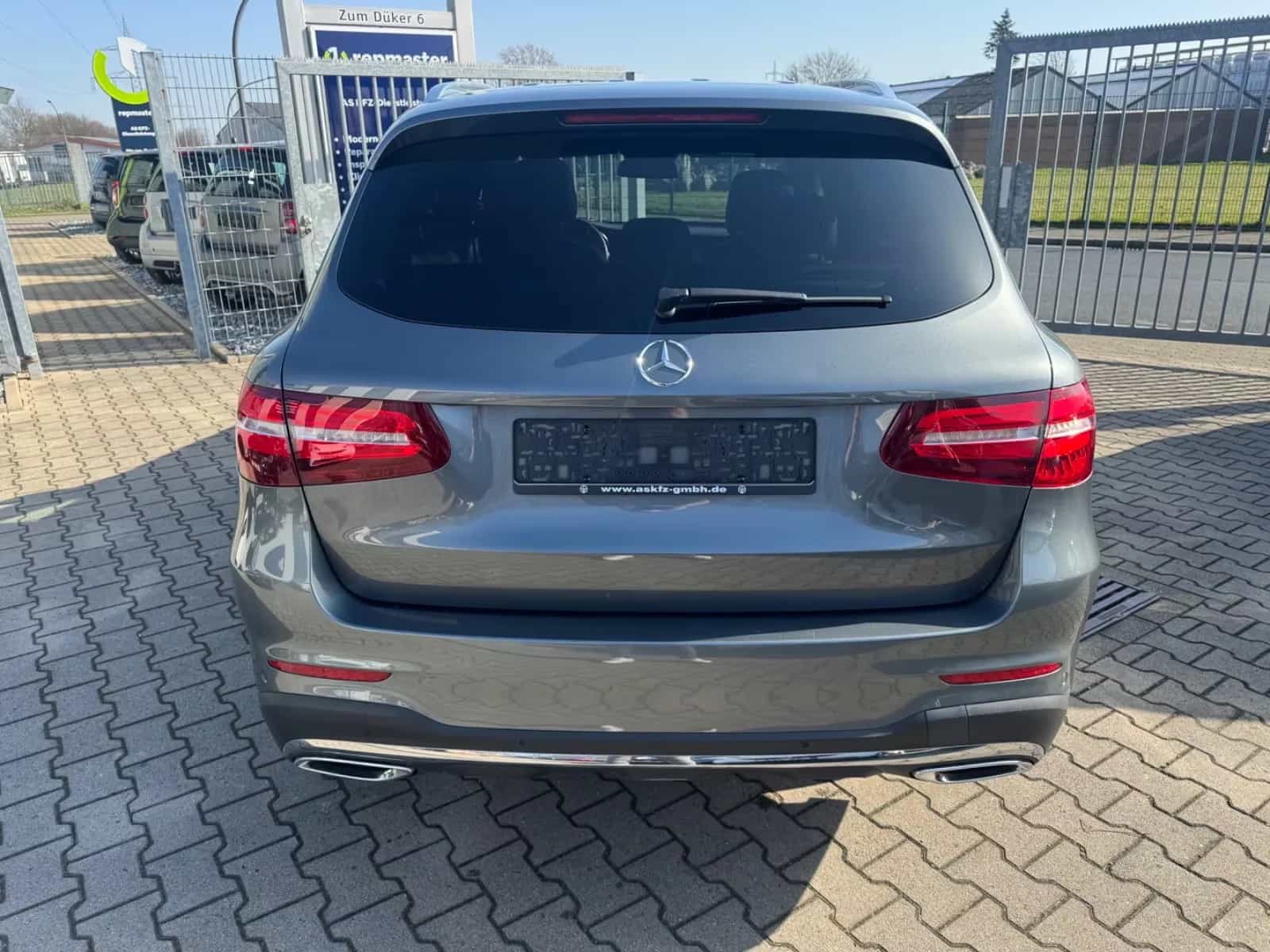 Mercedes-Benz GLC-Class 220 08/2015-photo-5