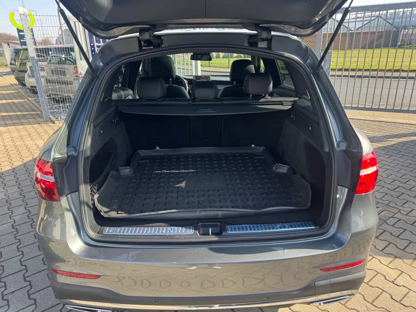 Mercedes-Benz GLC-Class 220 08/2015-photo-7