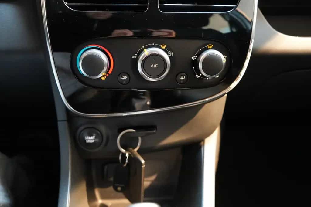 Renault Clio Grandtour Energy TCe 120 EDC Luxe *Klima* 08/2015-photo-12