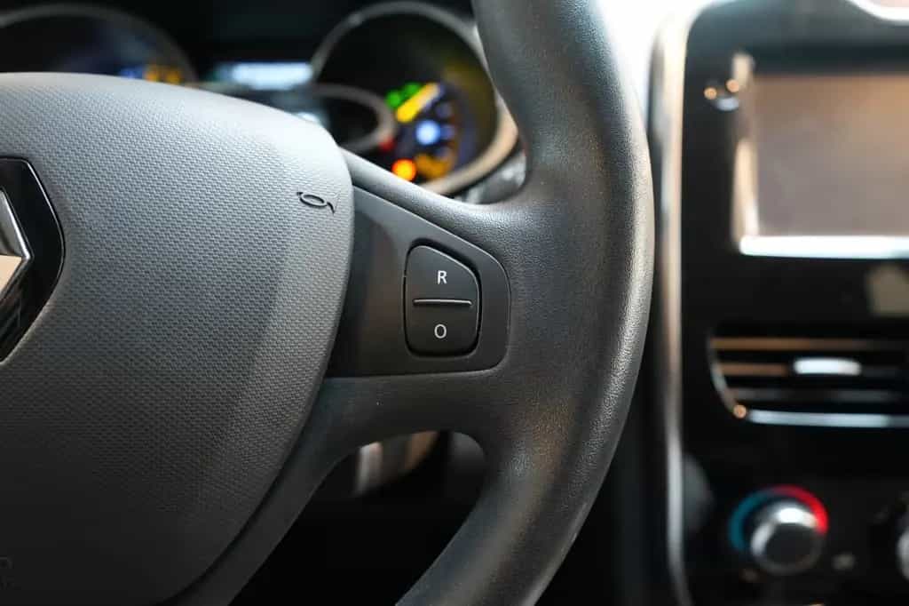 Renault Clio Grandtour Energy TCe 120 EDC Luxe *Klima* 08/2015-photo-14