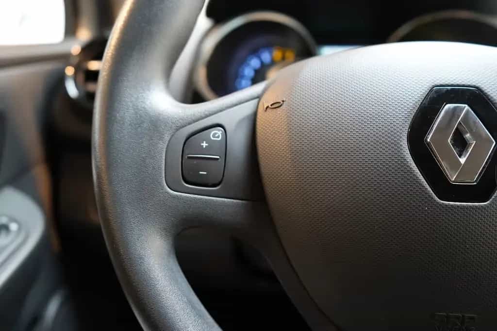 Renault Clio Grandtour Energy TCe 120 EDC Luxe *Klima* 08/2015-photo-15
