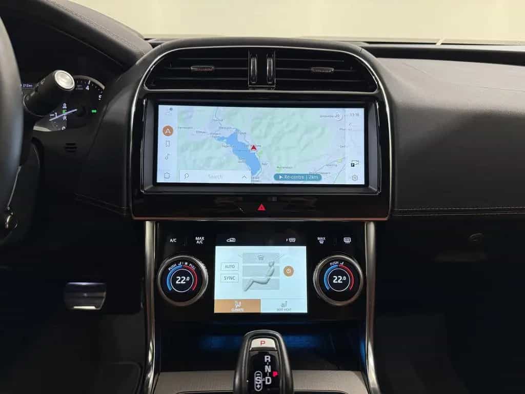 Jaguar XE R-DYNAMIC BLACK P250 01/2023-photo-12