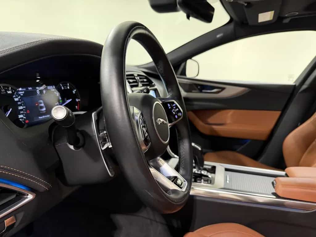 Jaguar XE R-DYNAMIC BLACK P250 01/2023-photo-13