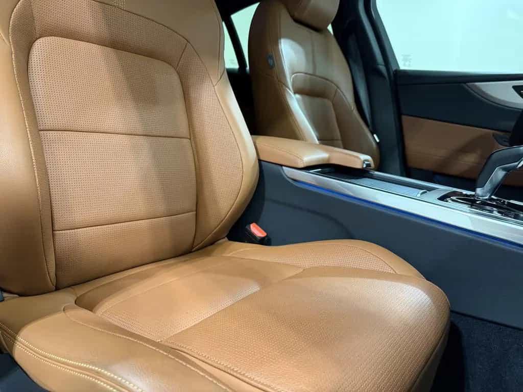 Jaguar XE R-DYNAMIC BLACK P250 01/2023-photo-14