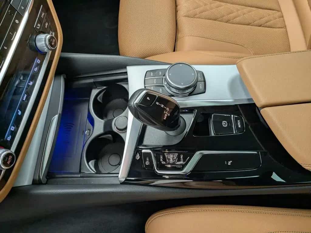 BMW 520 d Touring Laser Pano AHK HuD DA Prof H/K PA 01/2023-photo-11