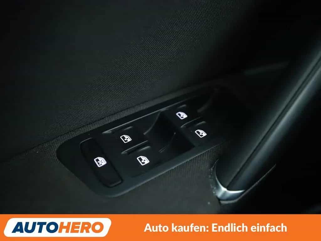Volkswagen Golf VII 1.4 TSI Allstar BMT*NAVI*TEMPO*PDC*SHZ* 07/2016-photo-22