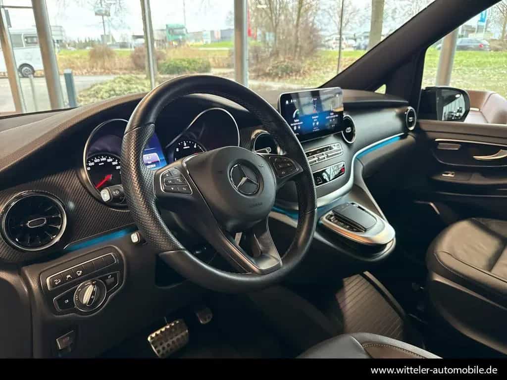 Mercedes-Benz V-Class 300 d Avantgarde 4MATIC AMG+360°+BURMESTER+AHK 02/2021-photo-6