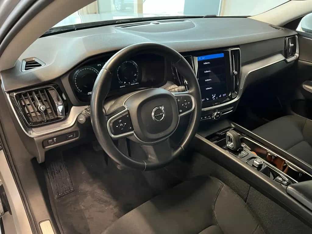 Volvo V60 Kombi Momentum Pro 12/2021-photo-12