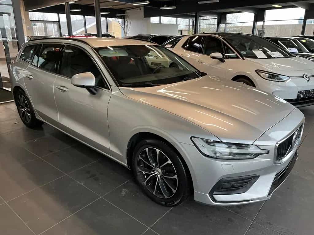 Volvo V60 Kombi Momentum Pro 12/2021-photo-7