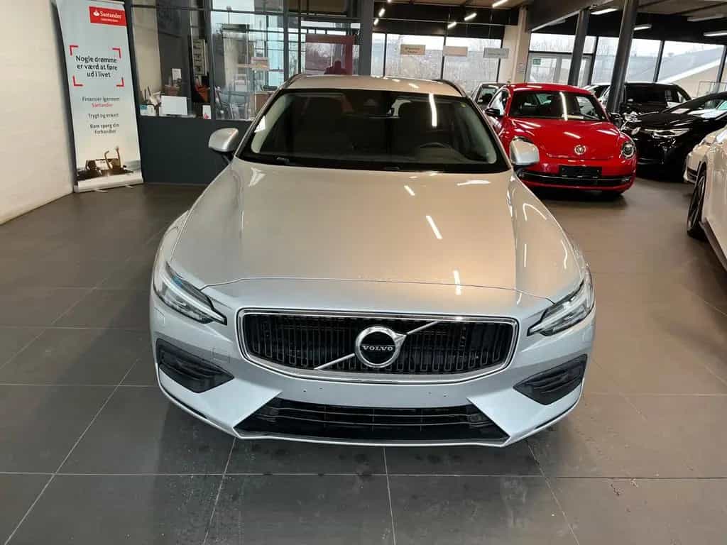 Volvo V60 Kombi Momentum Pro 12/2021-photo-8