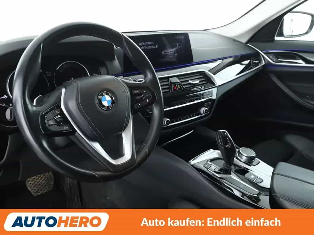 BMW 5 Series 520i Sport Line Aut.*NAVI*LED*TEMPO*CAM*PDC*SHZ* 09/2018-photo-10