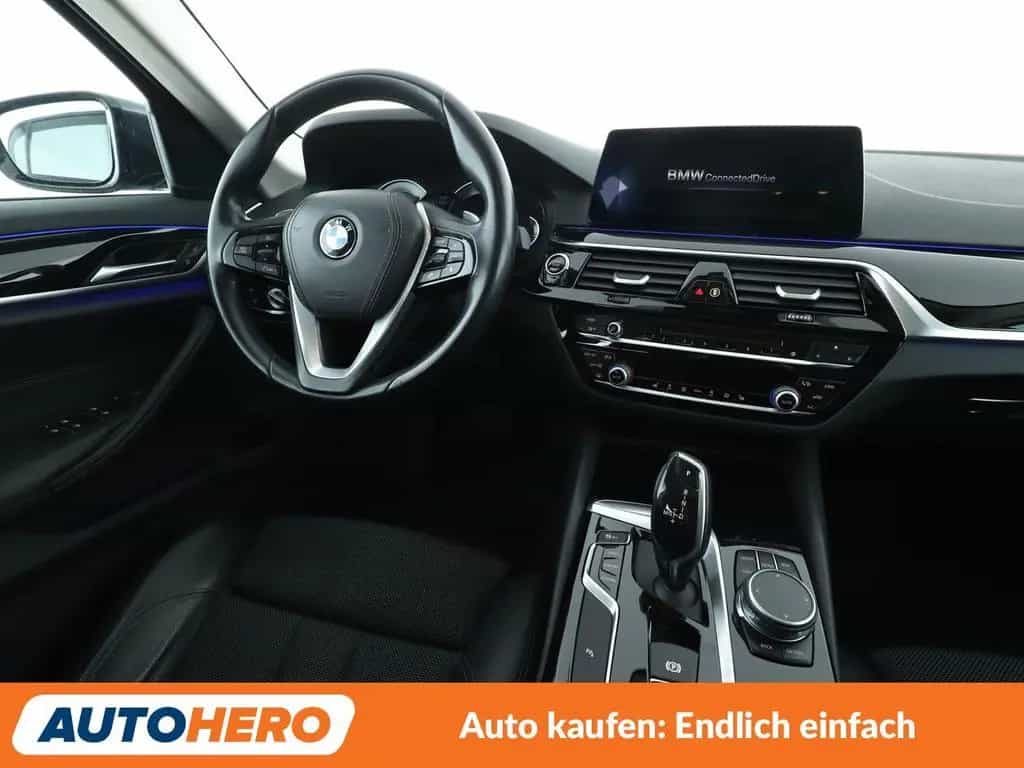 BMW 5 Series 520i Sport Line Aut.*NAVI*LED*TEMPO*CAM*PDC*SHZ* 09/2018-photo-12