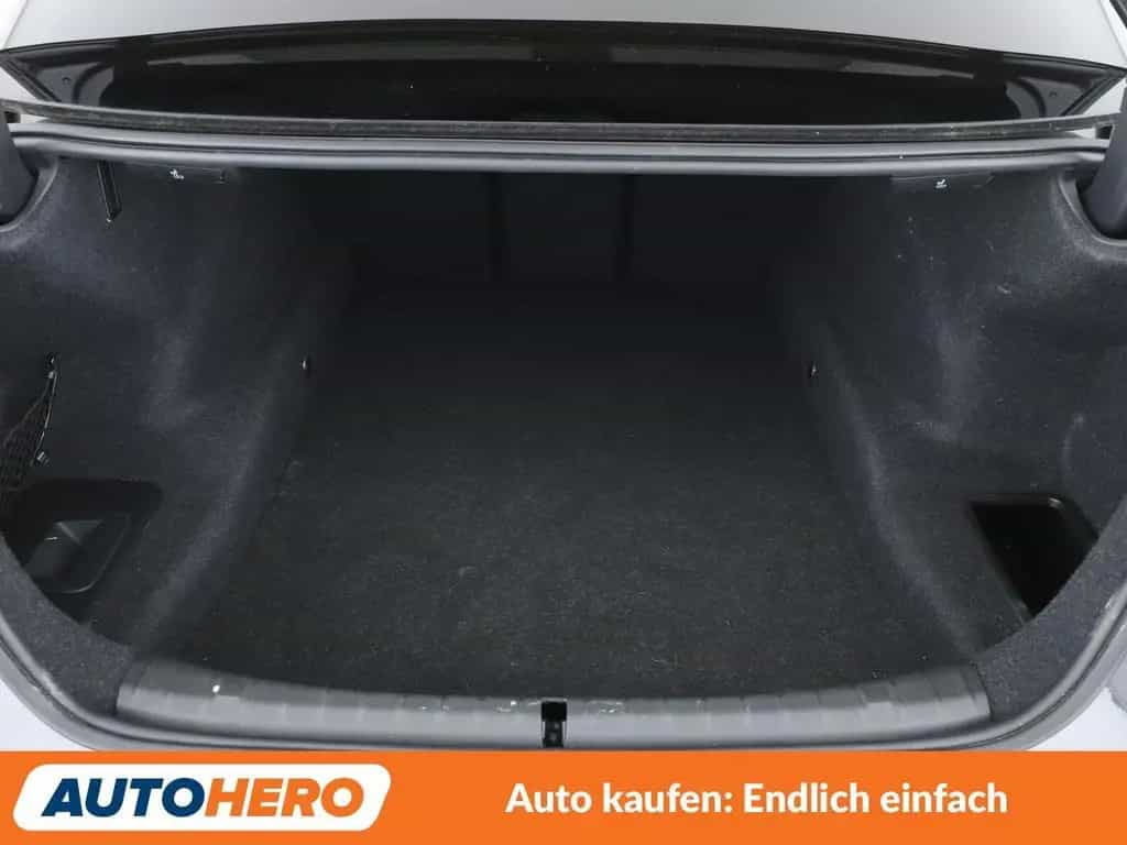 BMW 5 Series 520i Sport Line Aut.*NAVI*LED*TEMPO*CAM*PDC*SHZ* 09/2018-photo-17