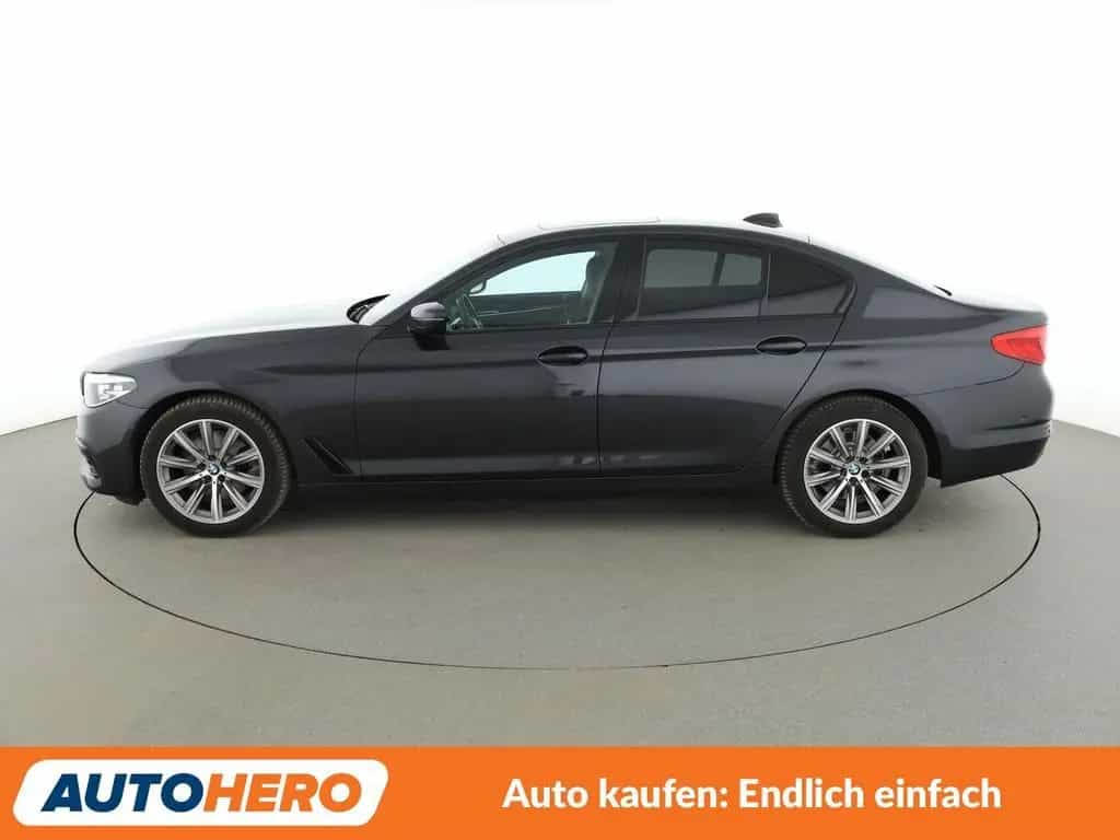 BMW 5 Series 520i Sport Line Aut.*NAVI*LED*TEMPO*CAM*PDC*SHZ* 09/2018-photo-2