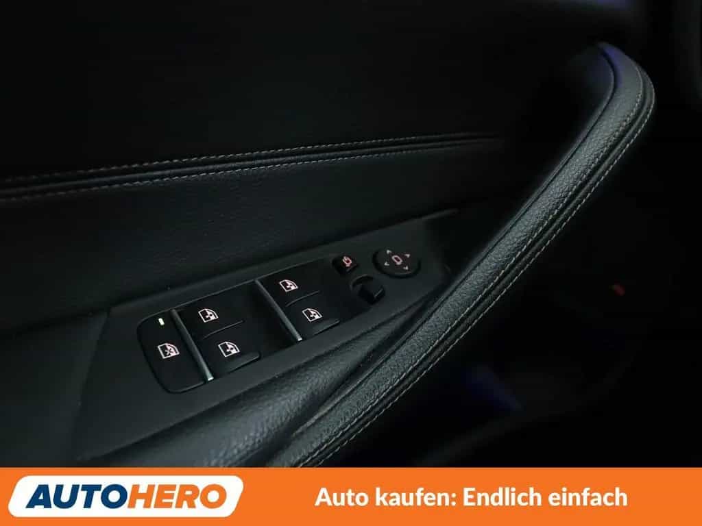 BMW 5 Series 520i Sport Line Aut.*NAVI*LED*TEMPO*CAM*PDC*SHZ* 09/2018-photo-25