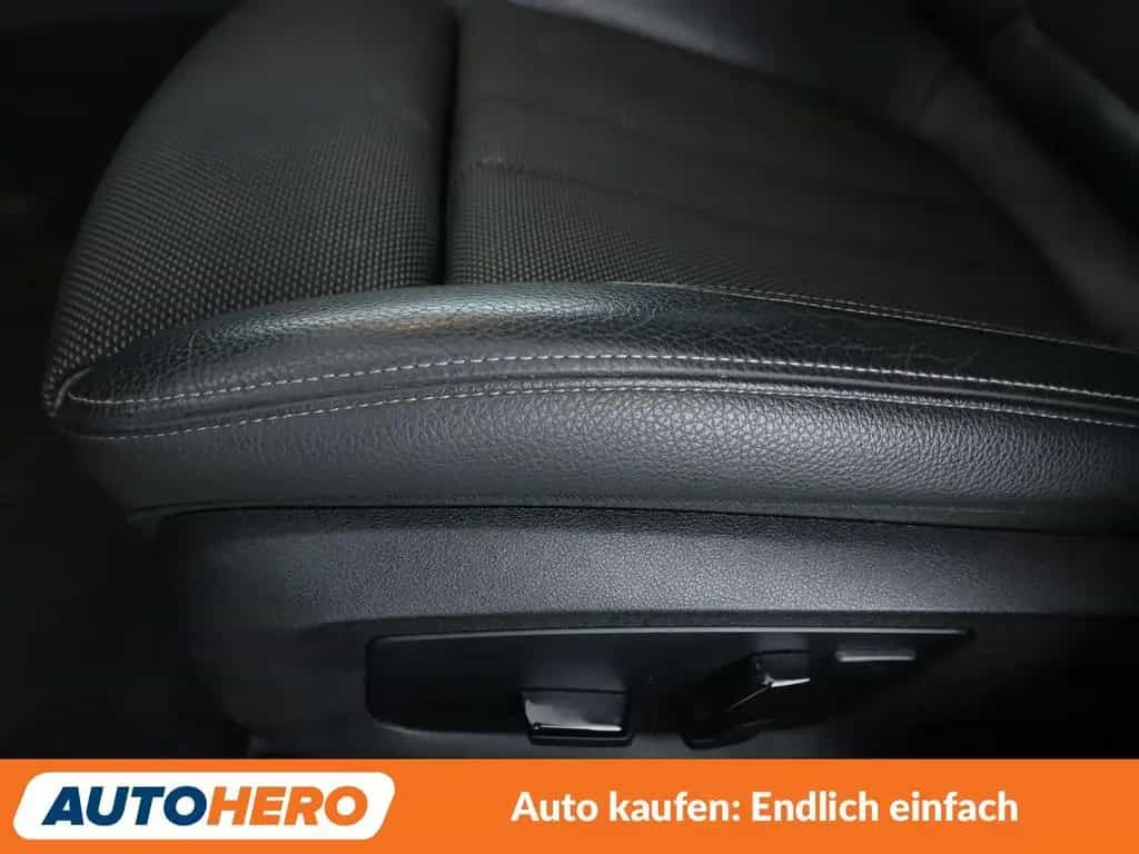 BMW 5 Series 520i Sport Line Aut.*NAVI*LED*TEMPO*CAM*PDC*SHZ* 09/2018-photo-28