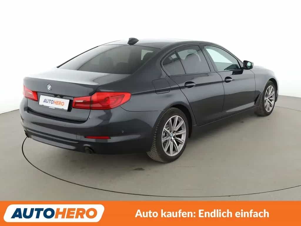 BMW 5 Series 520i Sport Line Aut.*NAVI*LED*TEMPO*CAM*PDC*SHZ* 09/2018-photo-5