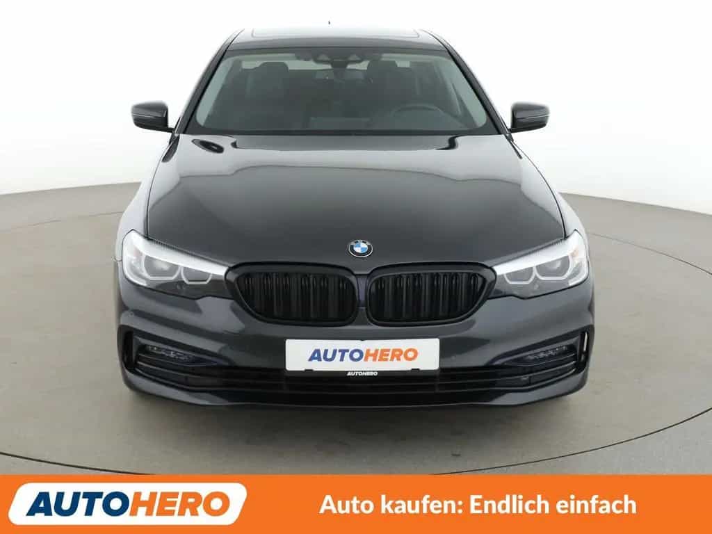BMW 5 Series 520i Sport Line Aut.*NAVI*LED*TEMPO*CAM*PDC*SHZ* 09/2018-photo-8