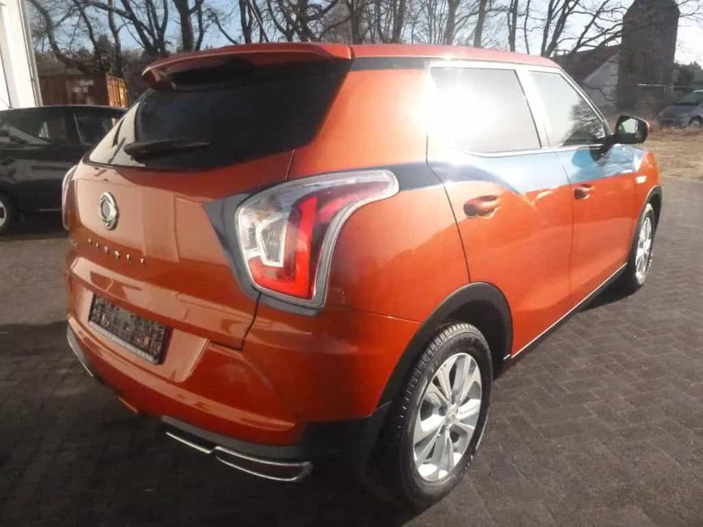Ssangyong Tivoli 1.6 e-XGi 160 FLOW 2WD-Automatik-Navi 04/2019-photo-3