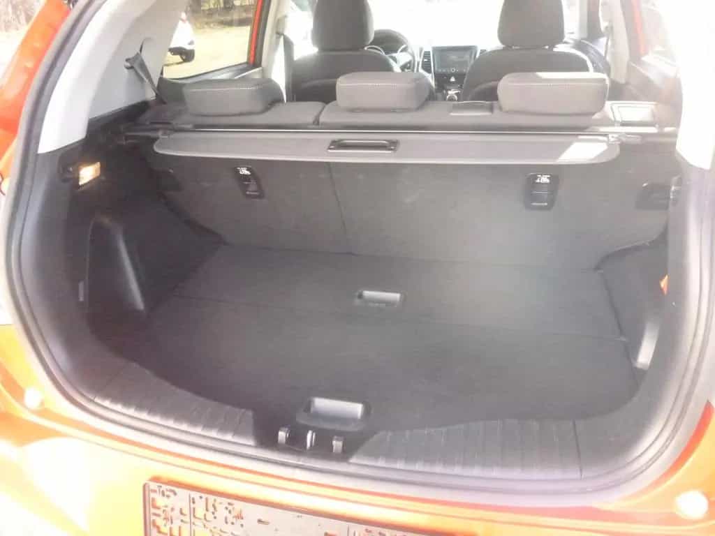 Ssangyong Tivoli 1.6 e-XGi 160 FLOW 2WD-Automatik-Navi 04/2019-photo-6