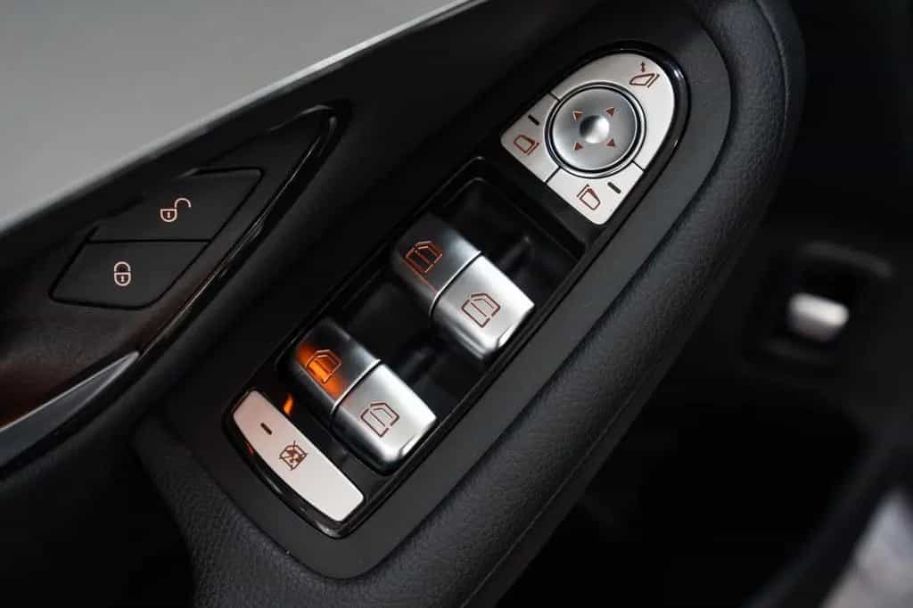 Mercedes-Benz GLC-Class 200 4Matic*LED*NAVI*DAB*KEYLESS-GO*1-HAND* 03/2020-photo-24