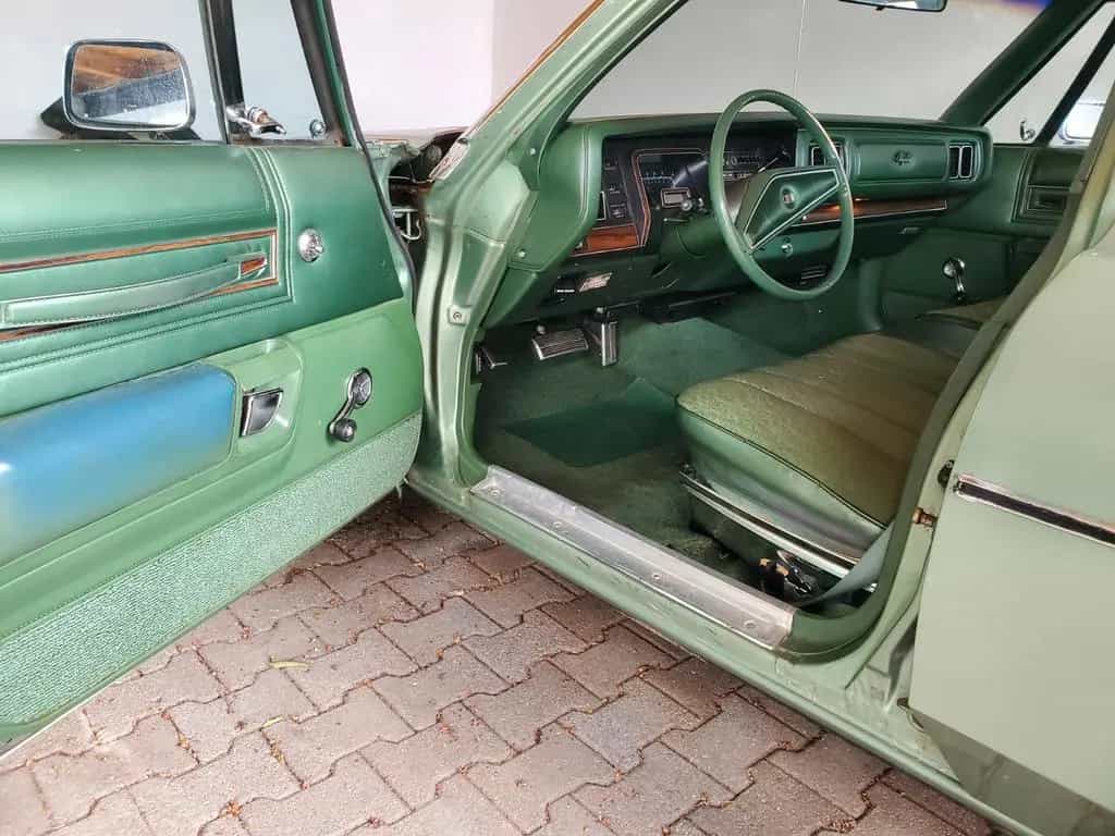 Chrysler Newport 06/1977-photo-2