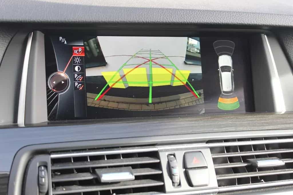 BMW 5 Series 520d Touring Luxury Line *LEDER NAVI KAMERA HUD* 03/2015-photo-22