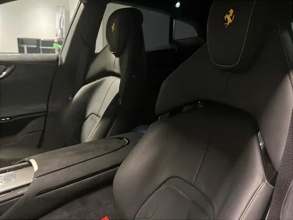 Ferrari Purosangue |MwSt. |Panorama-Dach |Massage 05/2024-photo-12