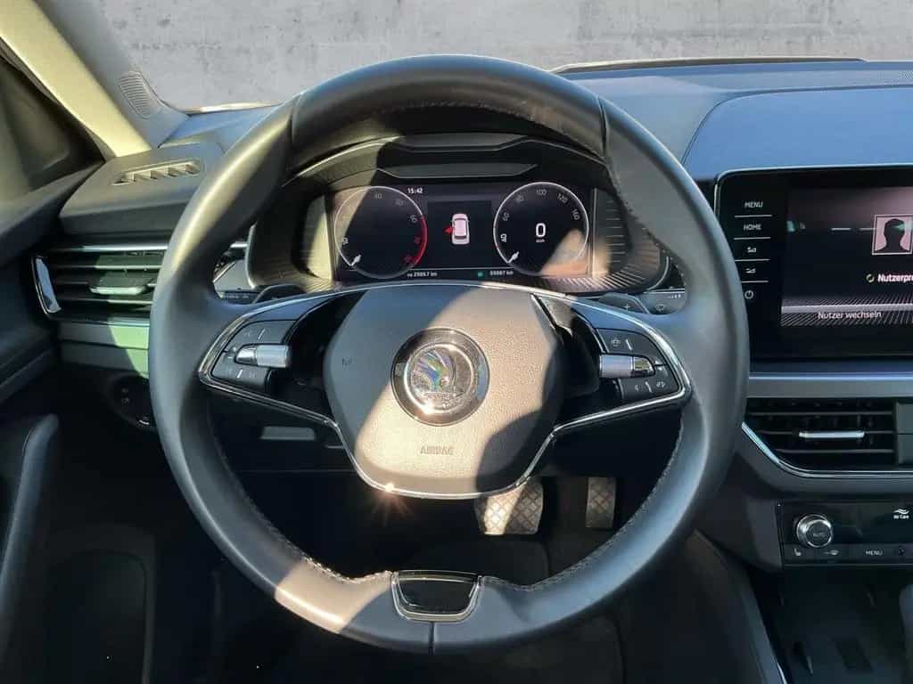 Skoda Kamiq 1.5 TSI DSG CLEVER LED+NAV+APP+SHZ+AHK+RFK 12/2021-photo-9