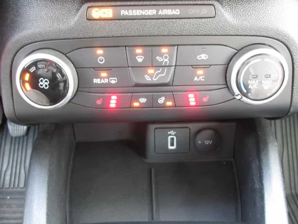 Ford Focus Turnier Cool & Connect *Navi, CarPlay, AHK 03/2020-photo-16