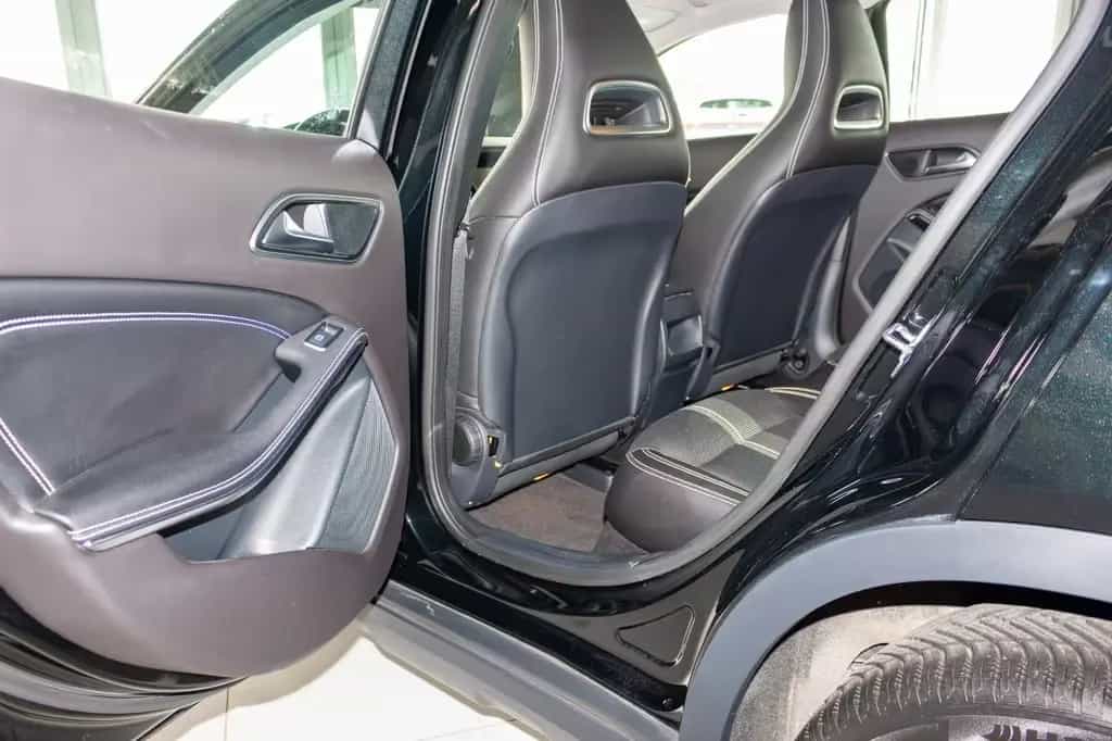 Mercedes-Benz GLA 200 10/2018-photo-14