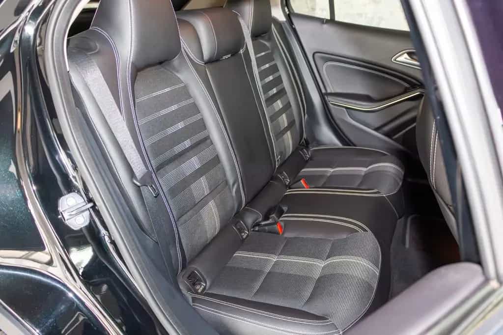 Mercedes-Benz GLA 200 10/2018-photo-19