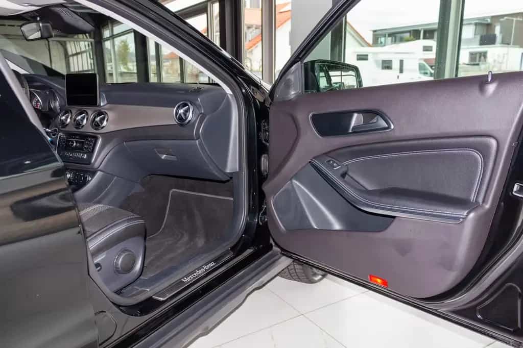 Mercedes-Benz GLA 200 10/2018-photo-21