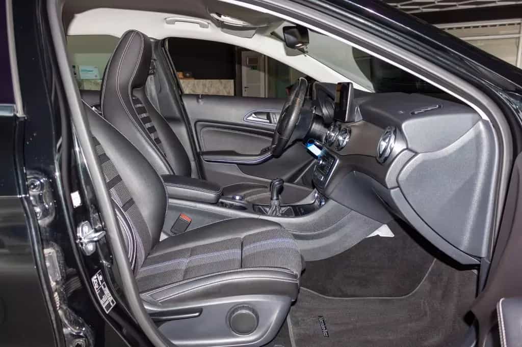 Mercedes-Benz GLA 200 10/2018-photo-22