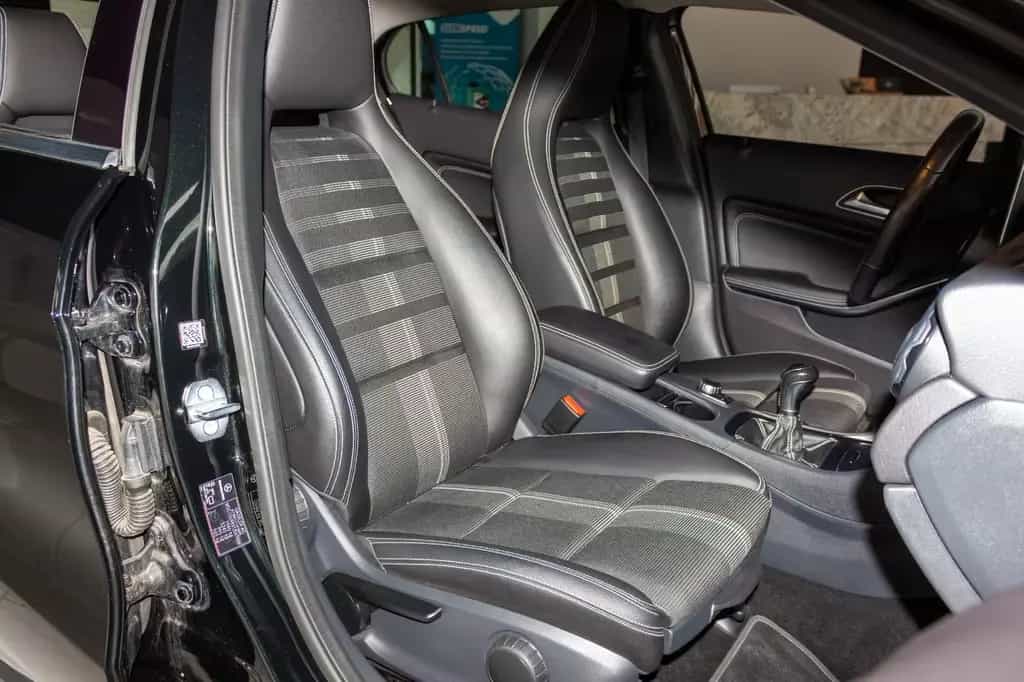 Mercedes-Benz GLA 200 10/2018-photo-23