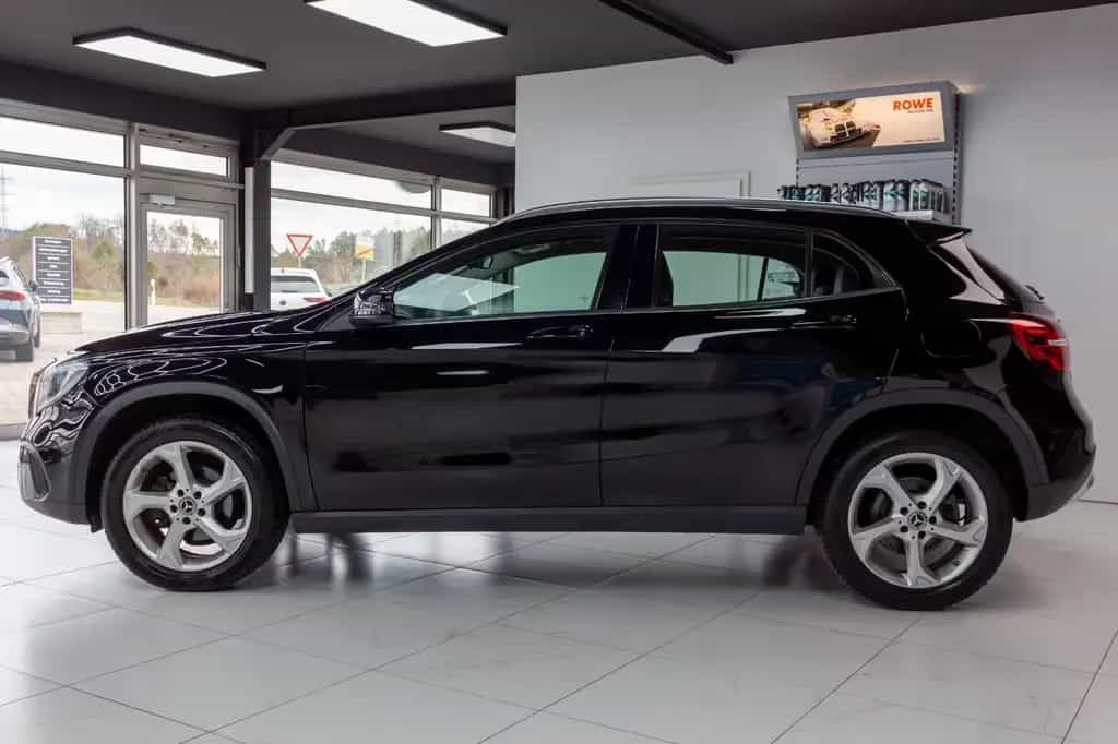 Mercedes-Benz GLA 200 10/2018-photo-7