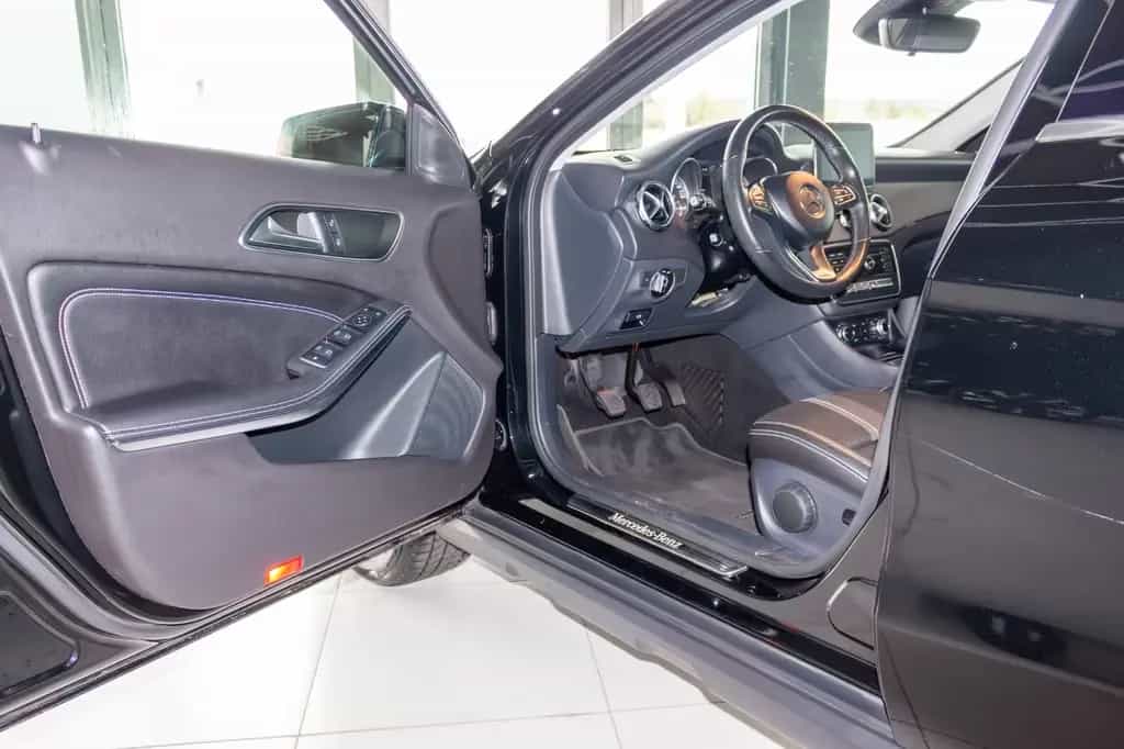 Mercedes-Benz GLA 200 10/2018-photo-8