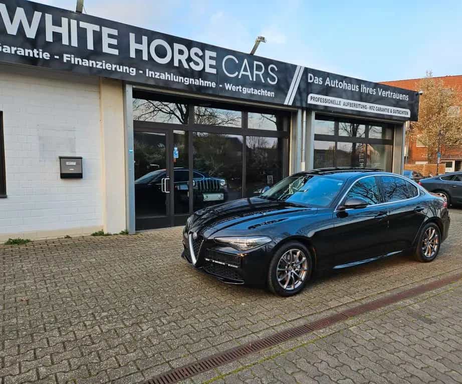 Alfa Romeo Giulia Super PANO LEDER NAVI VOLL SHEFT TOP GEPF 12/2017-photo-1