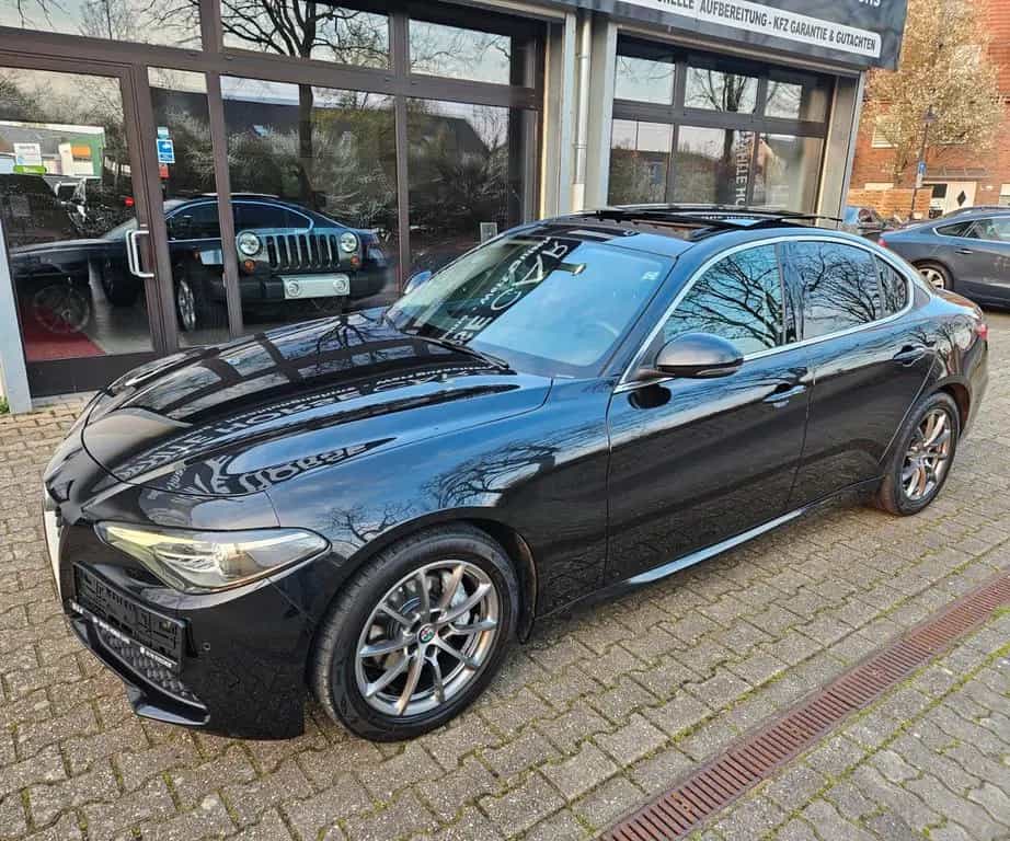 Alfa Romeo Giulia Super PANO LEDER NAVI VOLL SHEFT TOP GEPF 12/2017-photo-10