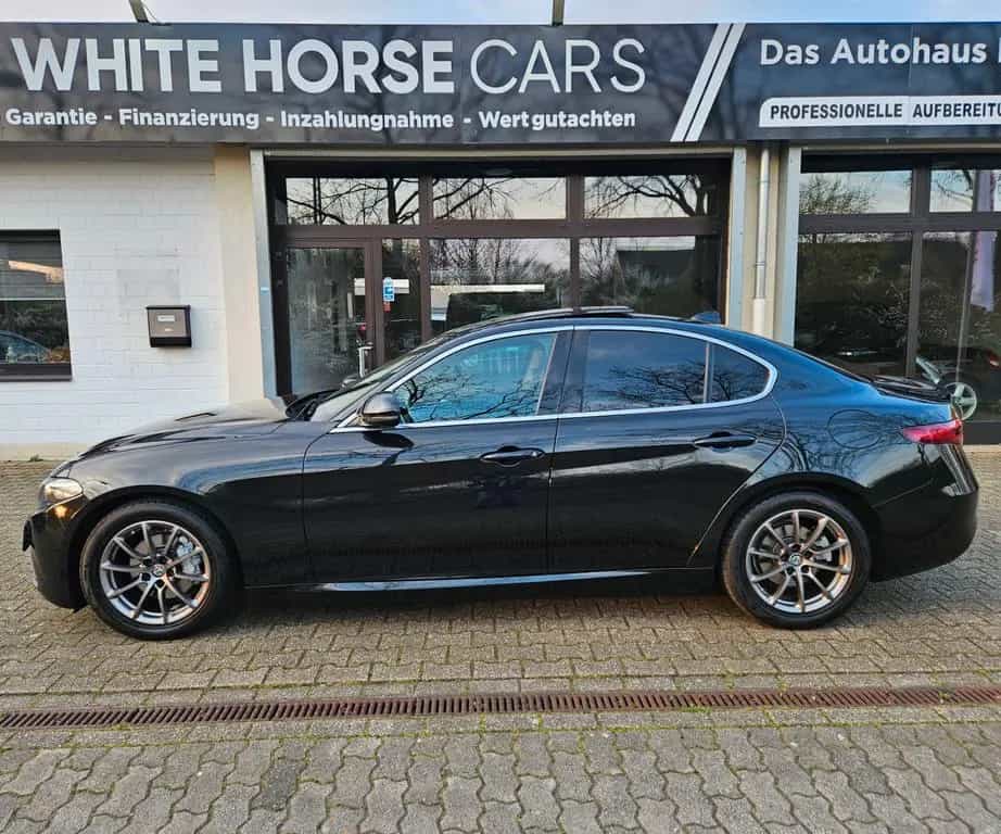 Alfa Romeo Giulia Super PANO LEDER NAVI VOLL SHEFT TOP GEPF 12/2017-photo-2