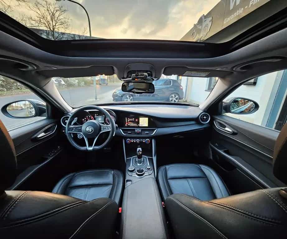 Alfa Romeo Giulia Super PANO LEDER NAVI VOLL SHEFT TOP GEPF 12/2017-photo-25