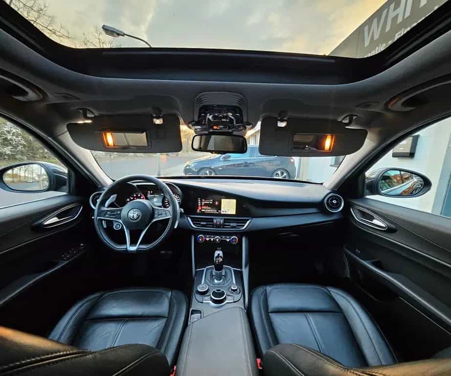 Alfa Romeo Giulia Super PANO LEDER NAVI VOLL SHEFT TOP GEPF 12/2017-photo-26