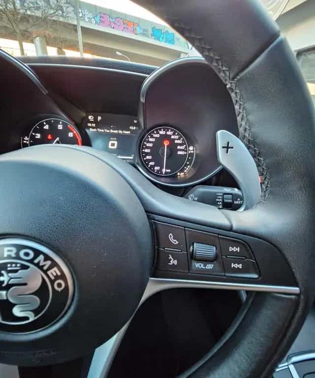 Alfa Romeo Giulia Super PANO LEDER NAVI VOLL SHEFT TOP GEPF 12/2017-photo-29