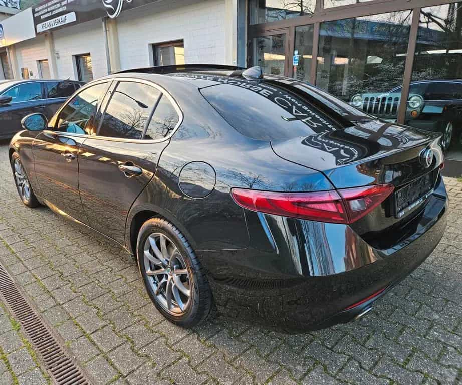 Alfa Romeo Giulia Super PANO LEDER NAVI VOLL SHEFT TOP GEPF 12/2017-photo-3